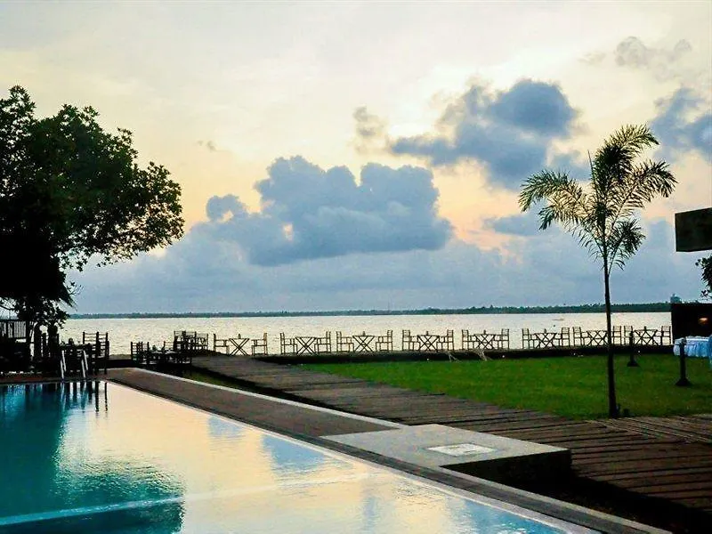 Amagi Aria Airport Transit Hotel Negombo